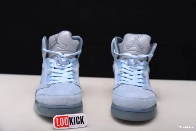 HYPE Jordan Retro Bluebird Air (W) DD9336-400 5 0424